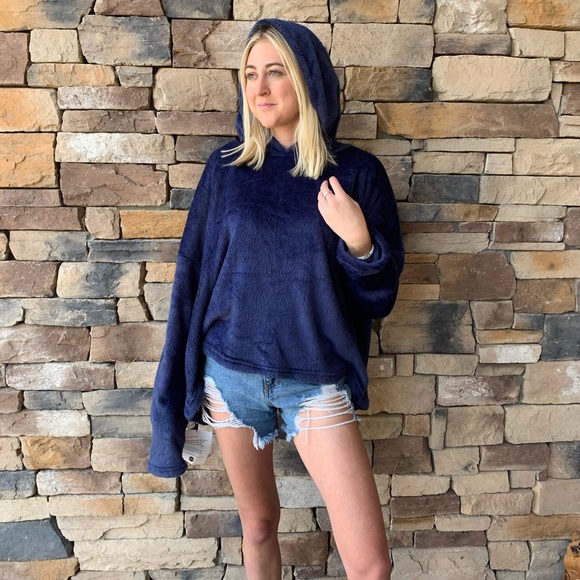 NWT-CLOUD pullover-sweatshirt- - Picture 7 of 11